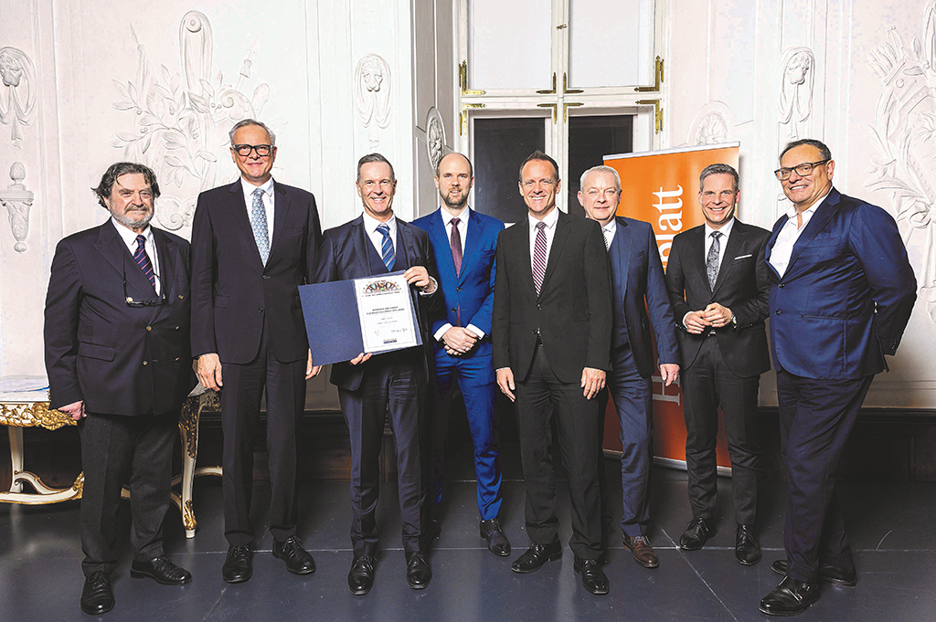 Gruppenfoto von der Preisverleihung des Elite Report in der Salzburger Residenz am 27.11.2024.